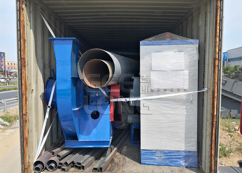Adjustable size plywood edge cutting saw machine and 1.1m glue spreader are exported